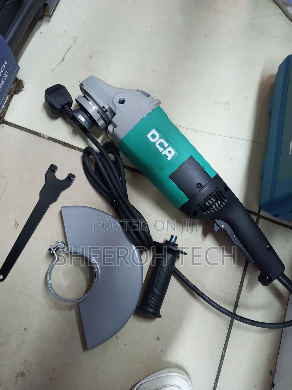 Professional Angle Grinder Dca 9"