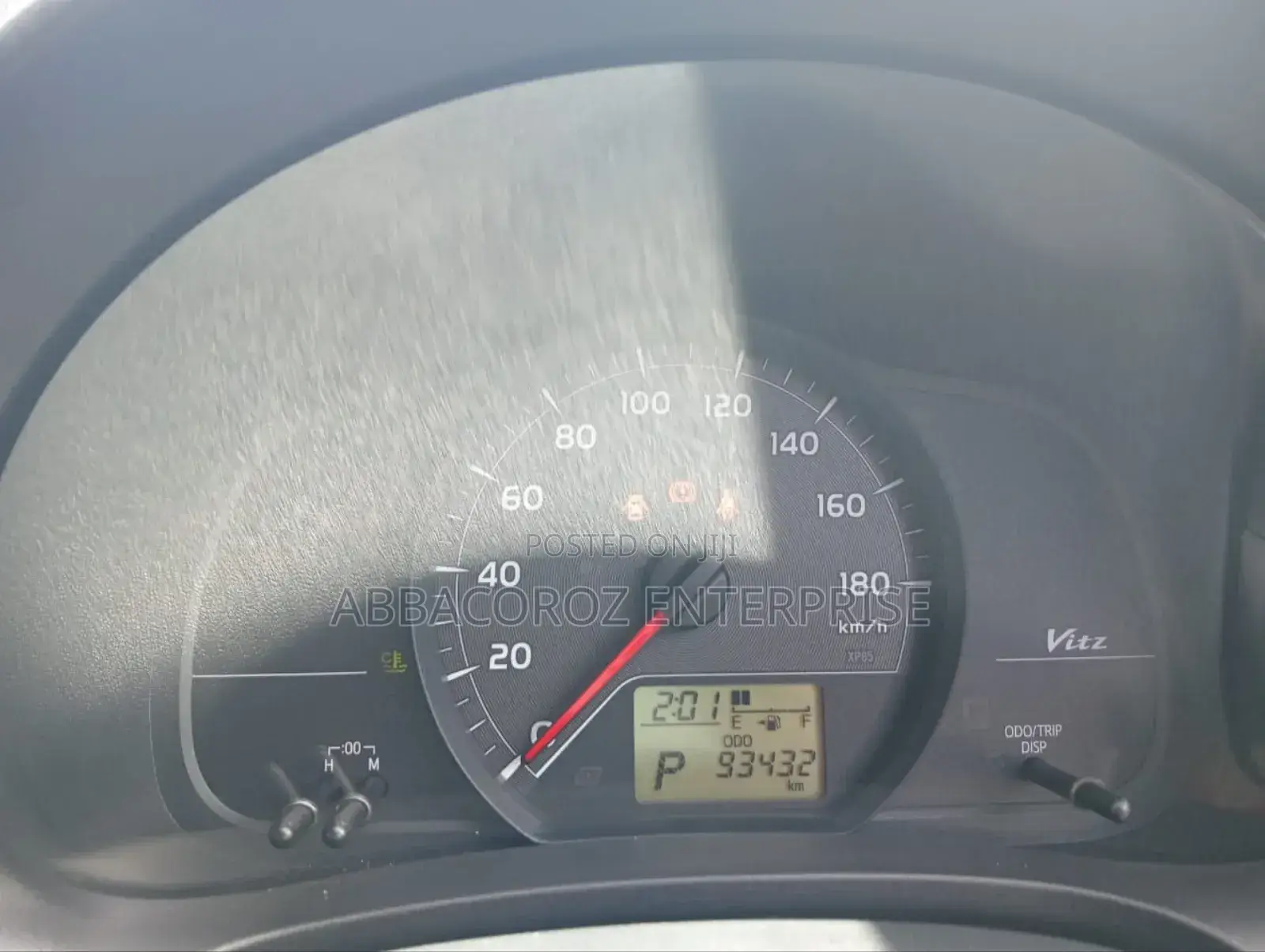Toyota Vitz 1.3 FWD 5dr 2012 Pearl