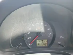 Toyota Vitz 1.3 FWD 5dr 2012 Pearl