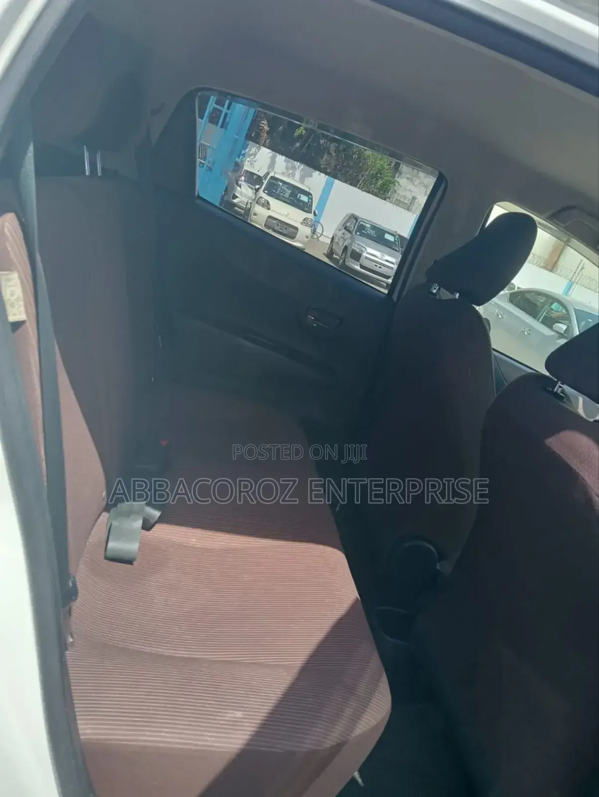 Toyota Vitz 1.3 FWD 5dr 2012 Pearl