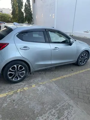 Mazda Demio 2018 Silver