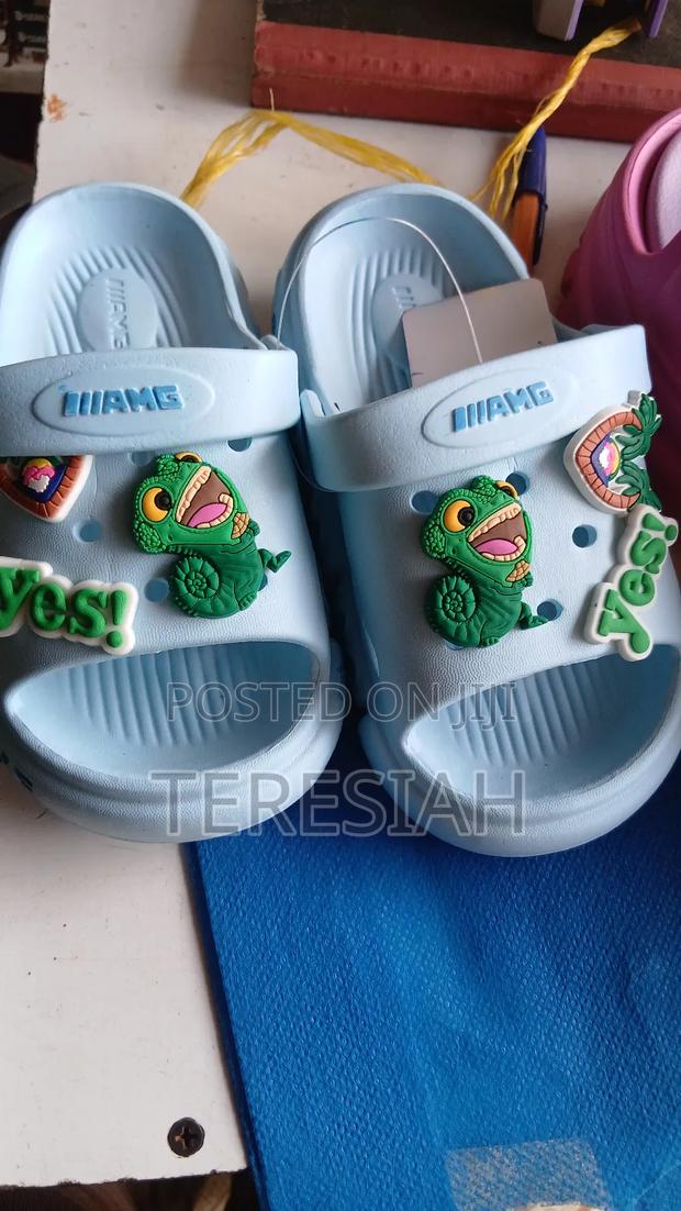 Plastic Crocks - thumbnail 5