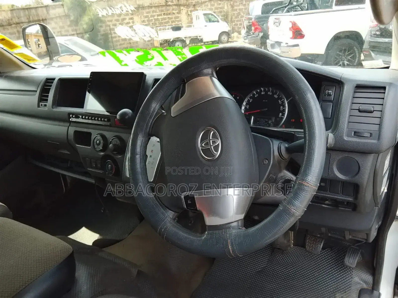 Toyota Grand HiAce 2017 White