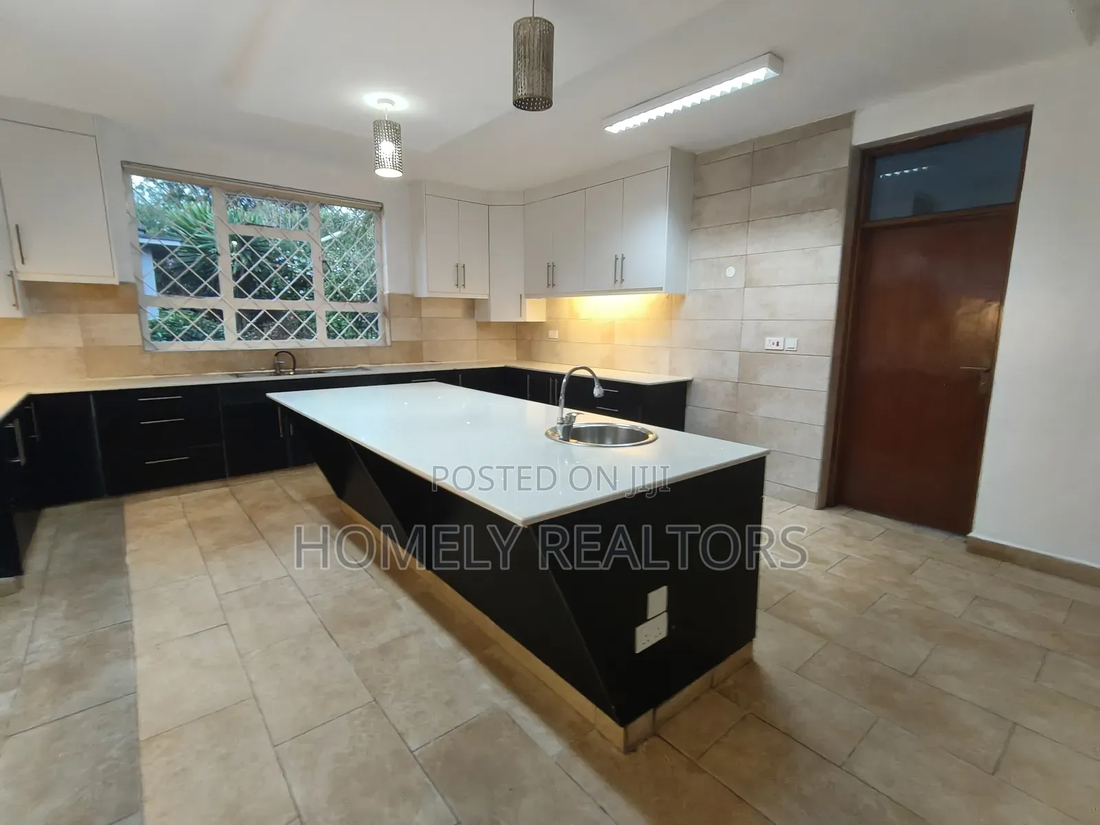 5bdrm Maisonette in Kibiku Gated, Ngong for rent