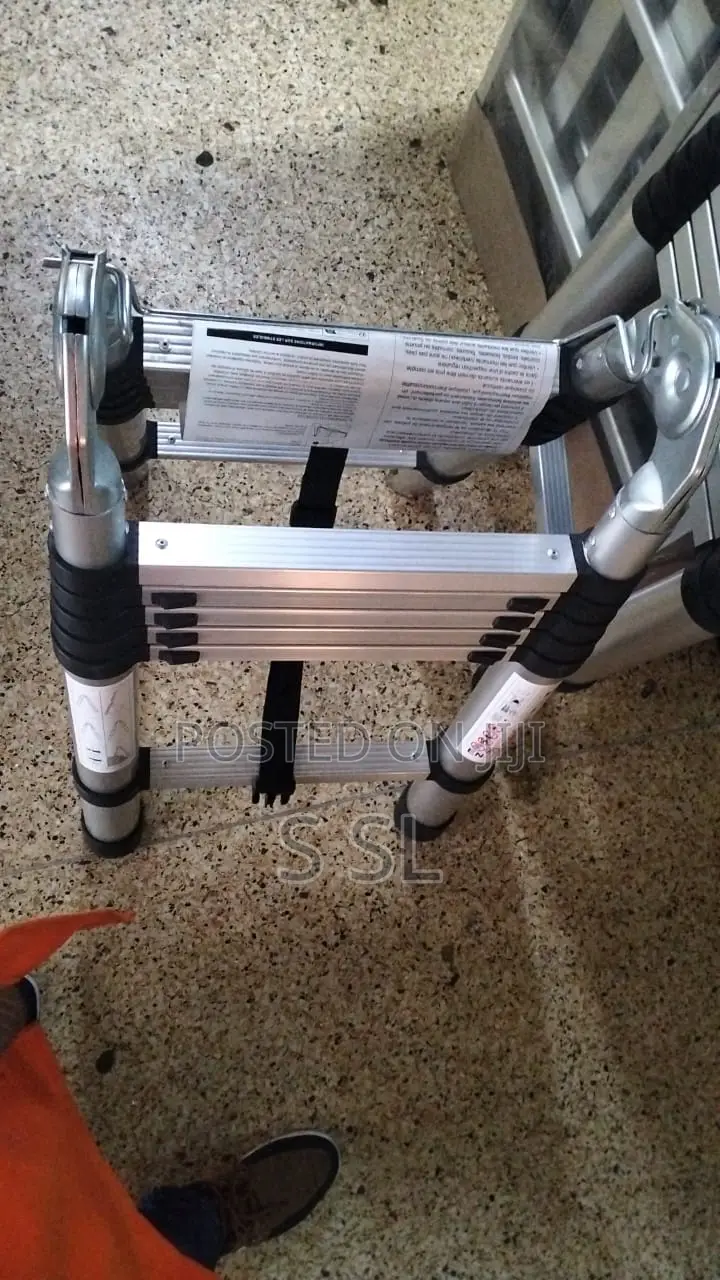 Aluminium Double Telescopic Ladder-(1.9+1.9mtrs)