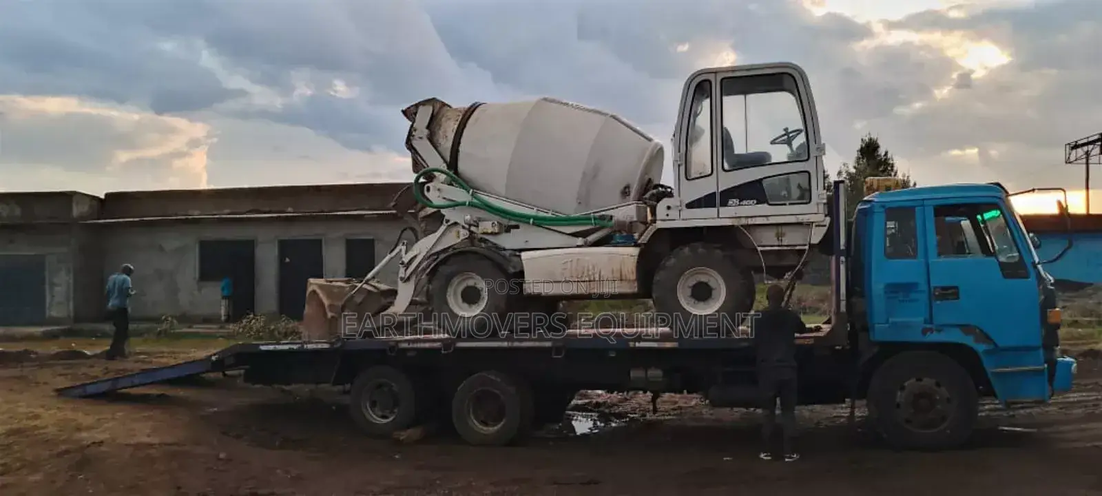 Self Loading Concrete Mixers for Hire
