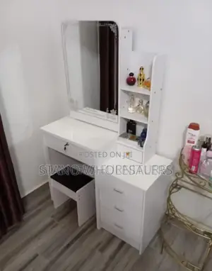 Portable Dressing Table With Sliding Mirror