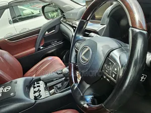 Lexus LX 570 AWD 2017 Pearl