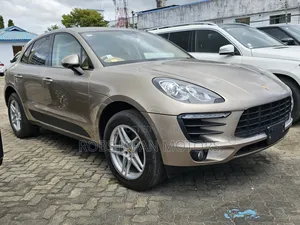 Porsche Macan Base 2017 Gold