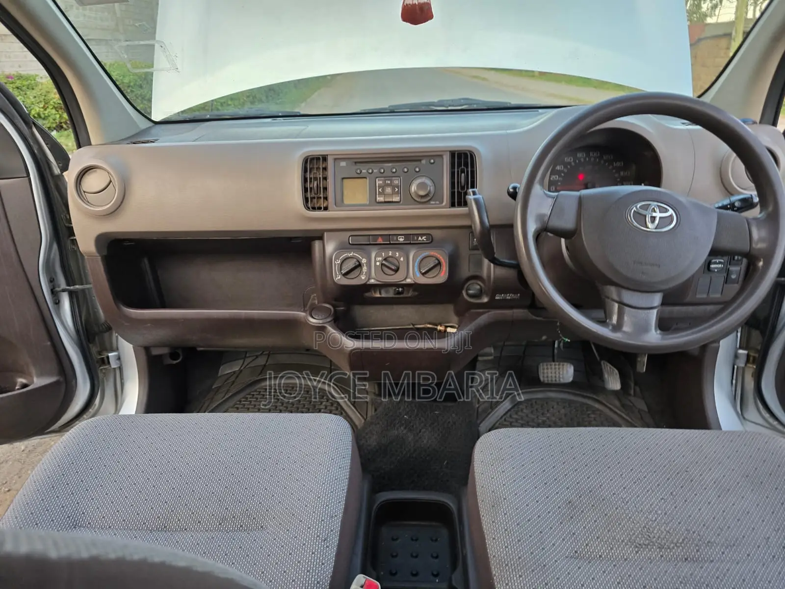Toyota Passo 2015 Silver