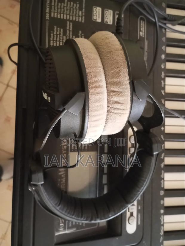 Studio Headphones - thumbnail 3