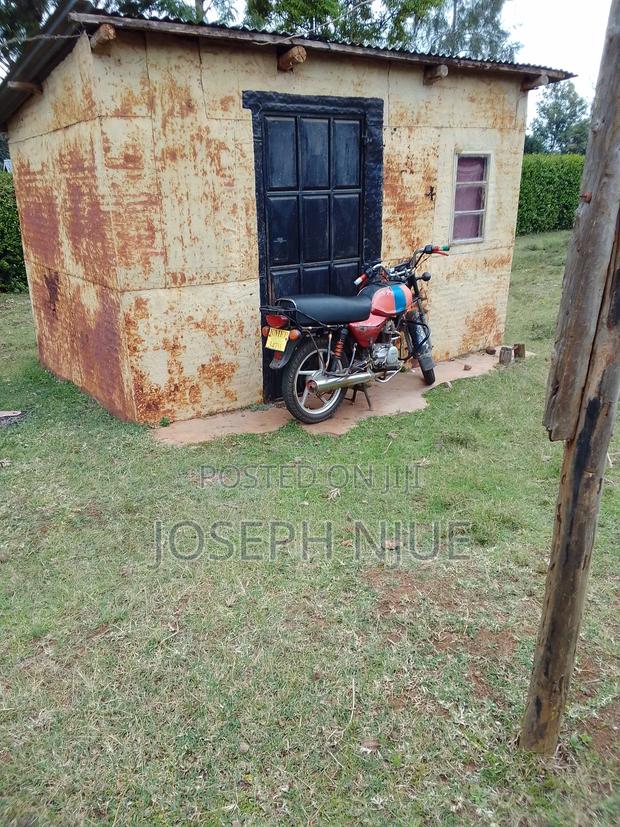 Bajaj Boxer 100 2018 Red