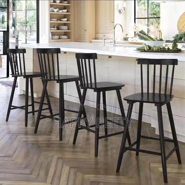 Windsor Classic Farmhouse Like Design
Simple Counter Stools - main view