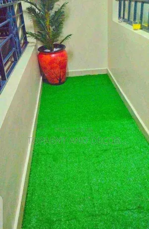 Artificial Green Carpet Ideal for Beautiful Balcony