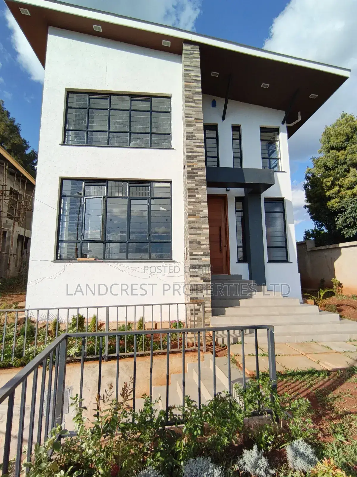 4bdrm Townhouse/Terrace in Uthiru for sale