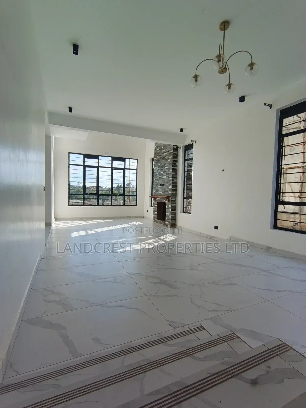 4bdrm Townhouse/Terrace in Uthiru for sale
