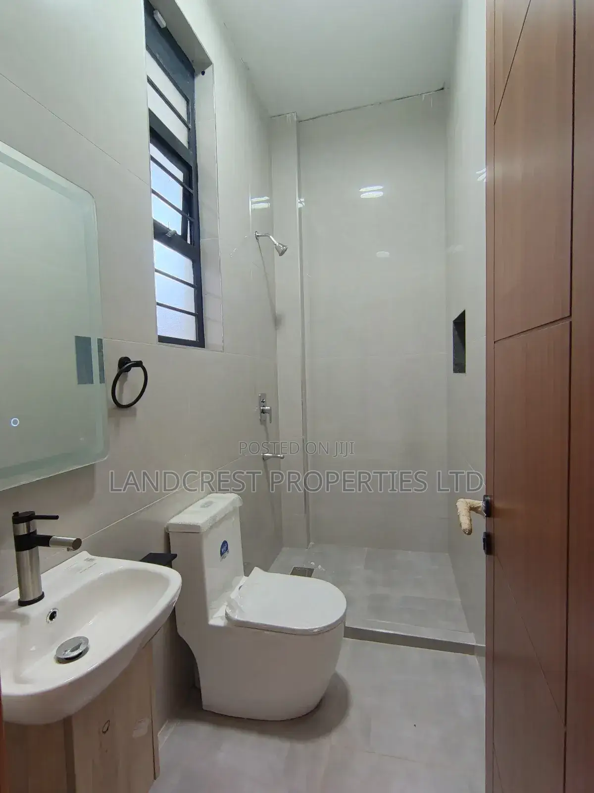 4bdrm Townhouse/Terrace in Uthiru for sale
