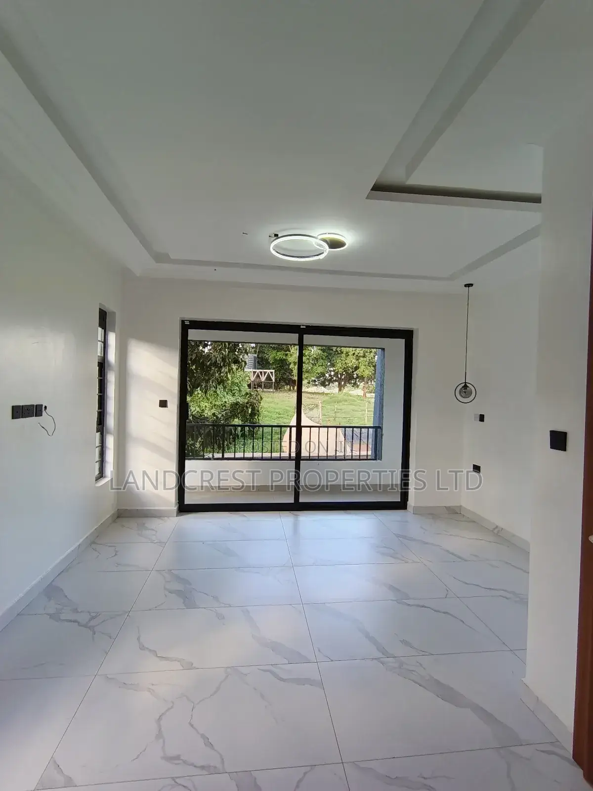 4bdrm Townhouse/Terrace in Uthiru for sale