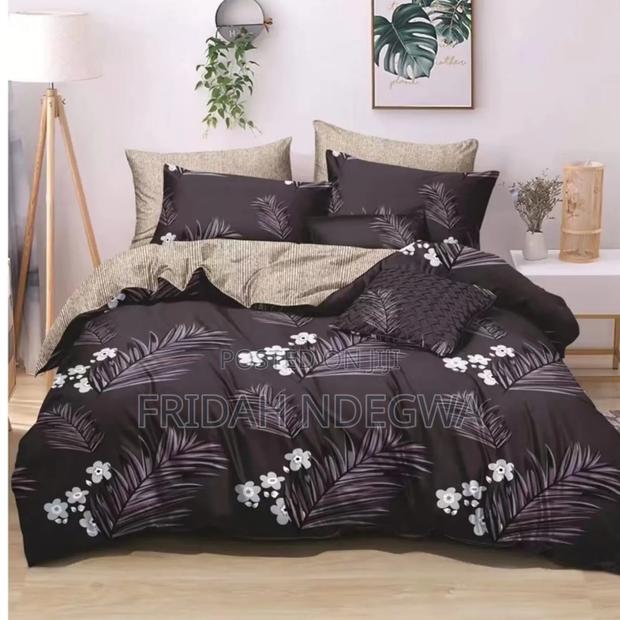 High Quality Cotton Flowered Duvet Covers. - main view