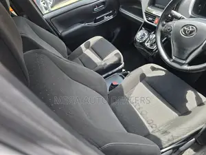 Toyota Noah 2018 Silver