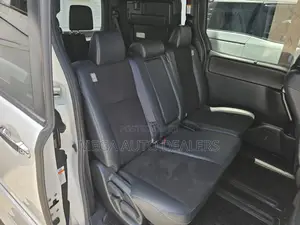 Toyota Noah 2018 White