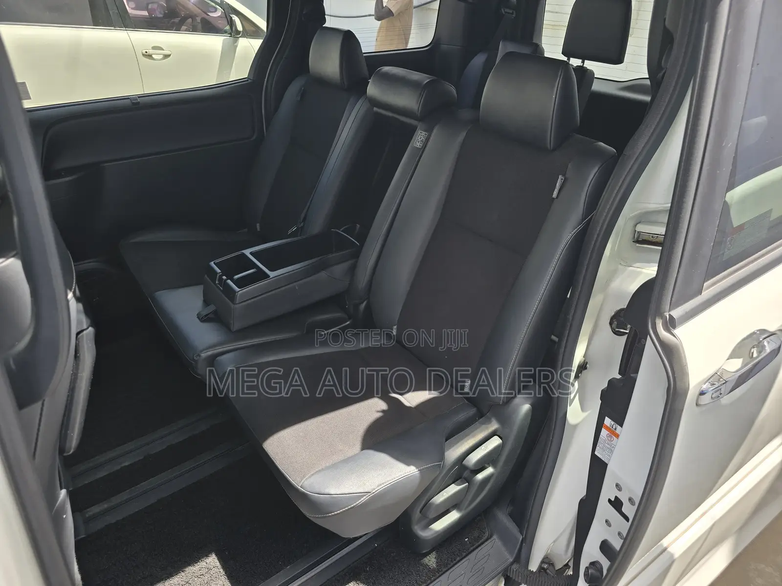 Toyota Noah 2018 White