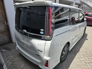 Toyota Noah 2018 White