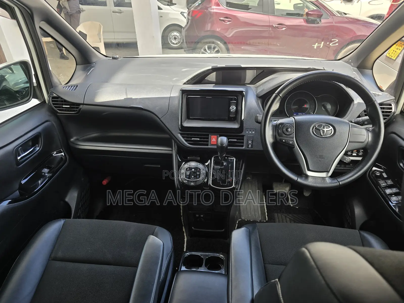 Toyota Noah 2018 White