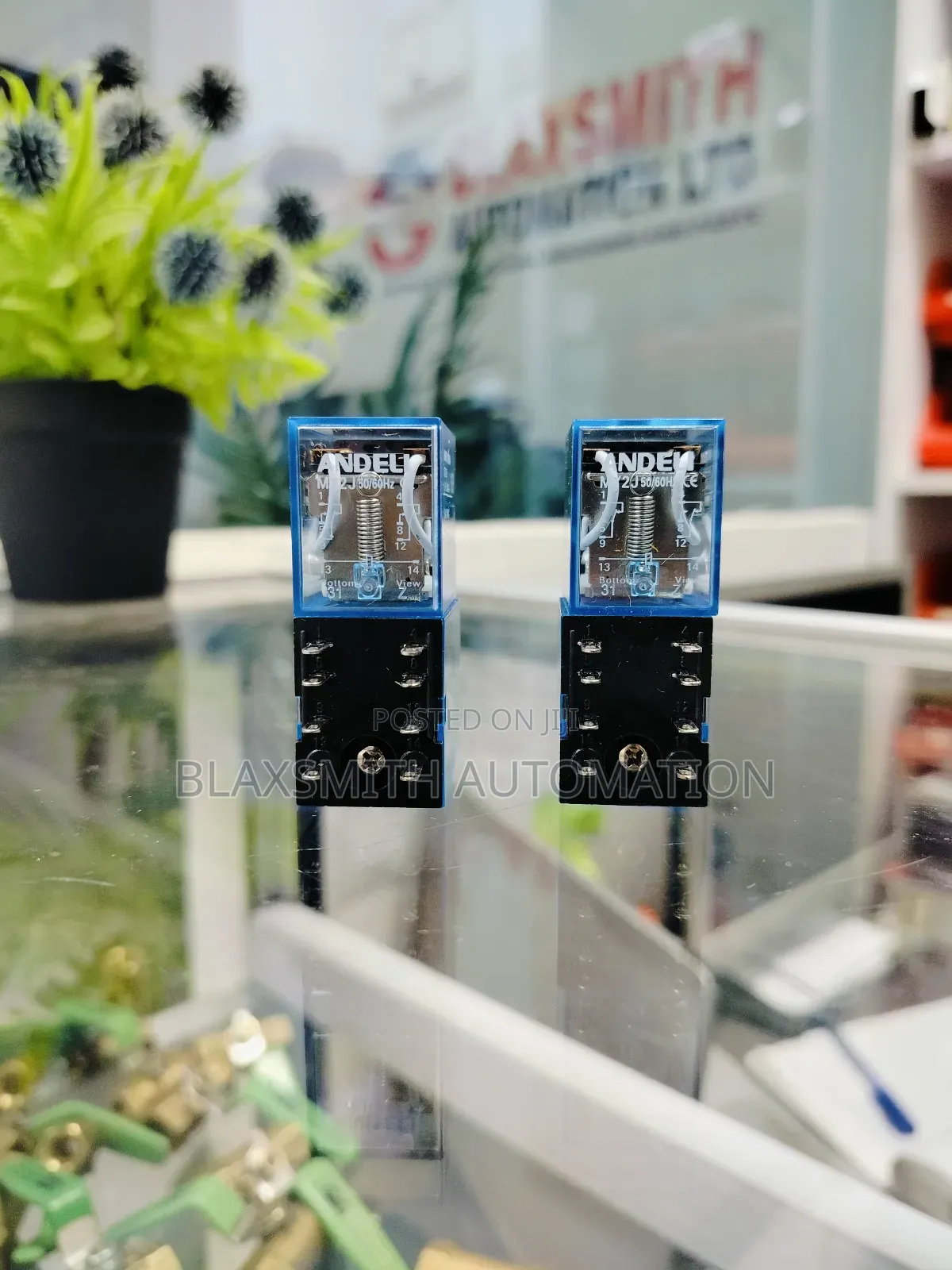 Relay 8-Pin (My2j) Ac220, Ac24 Dc24