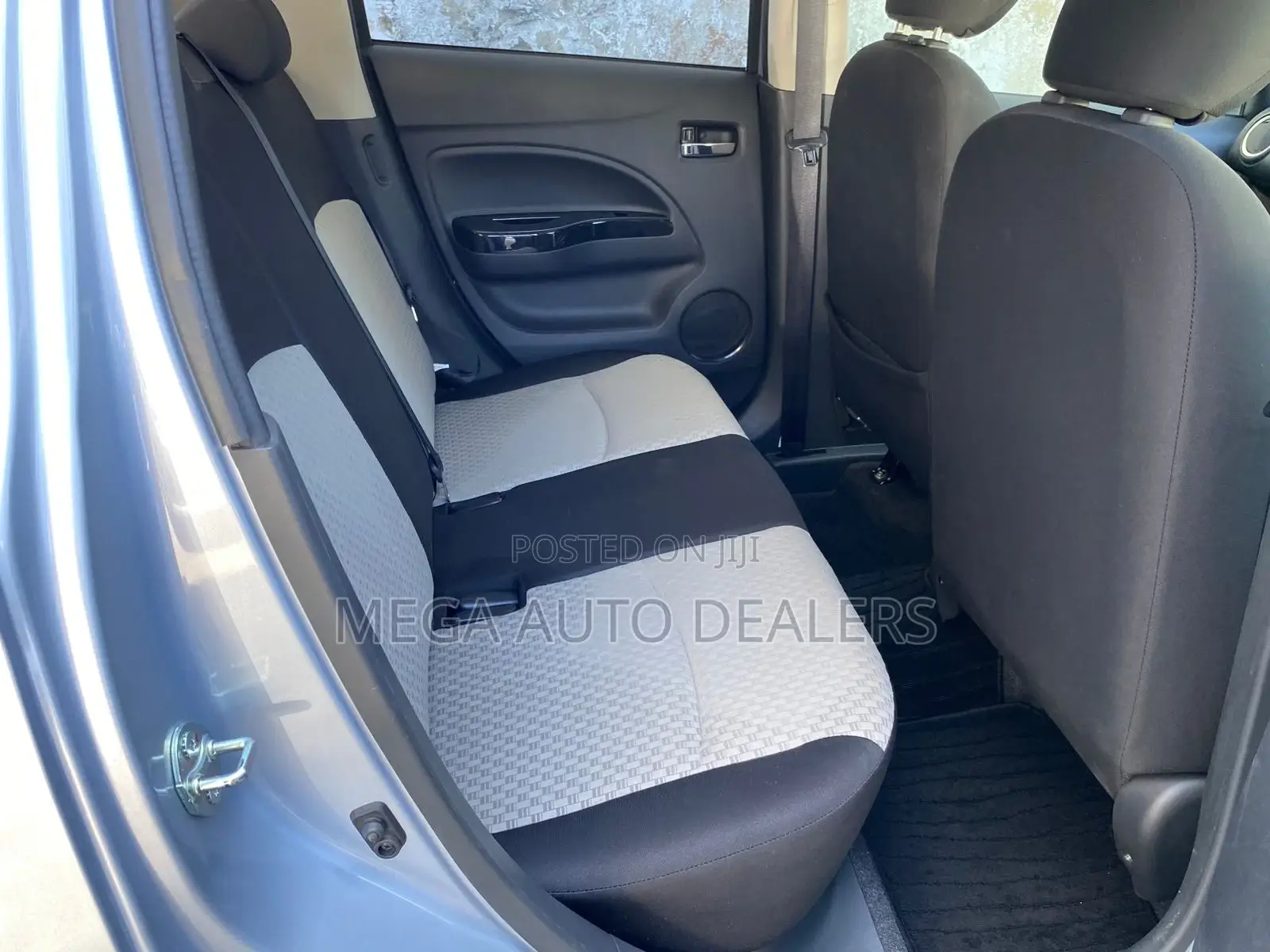 Mitsubishi Mirage 2018 Silver