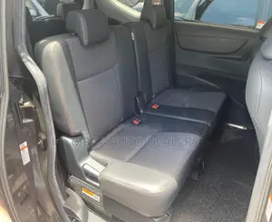 Toyota Sienta 2018
