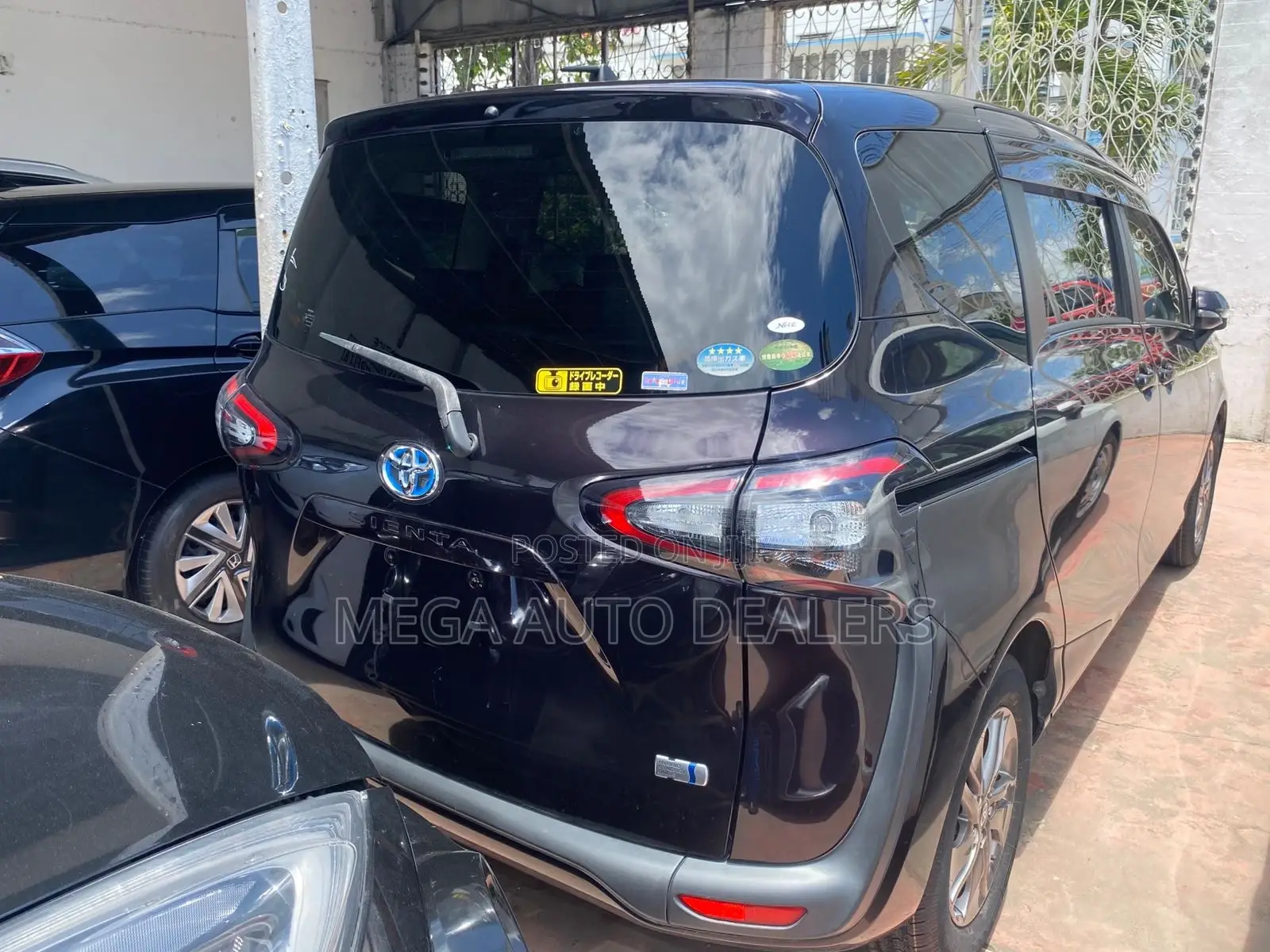 Toyota Sienta 2018