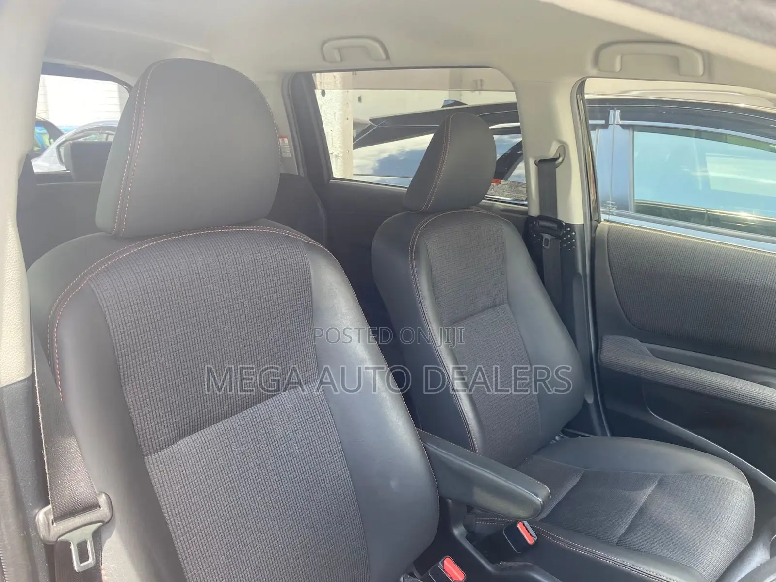 Toyota Sienta 2018