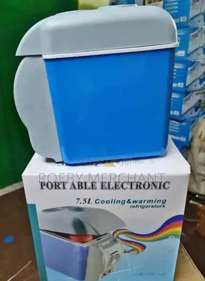 Car Refrigerator/Portable Car Fridge 7.5litres