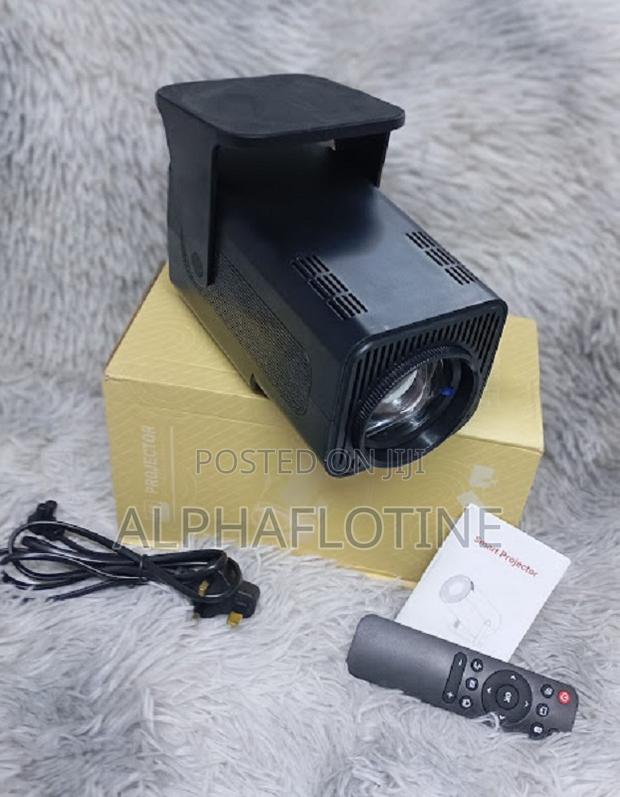 Hy320 Portable Auto Keystone Projector - main view