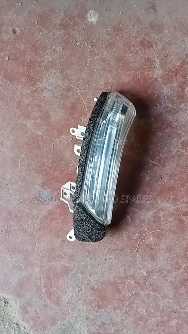 Side Mirror Indicator/Blinker Toyota Mark X 2012 - main view