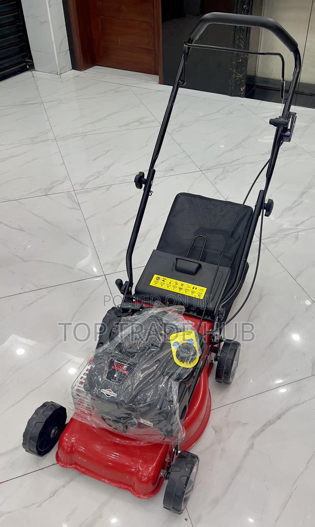 Briggs&Stratton  450e 125cc Petrol Lawn Mower 16 Inch