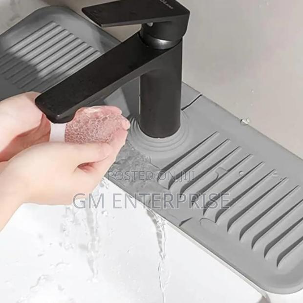 *Kitchen Silicone Faucet Sink Splash Guard Mat - thumbnail 2