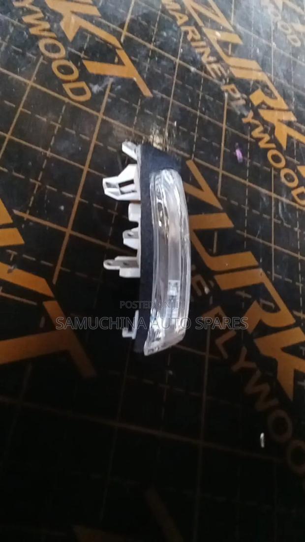 Side Mirror Indicator/Blinker Toyota Crown - main view