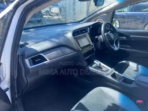 Honda Fit Shuttle 2018 White