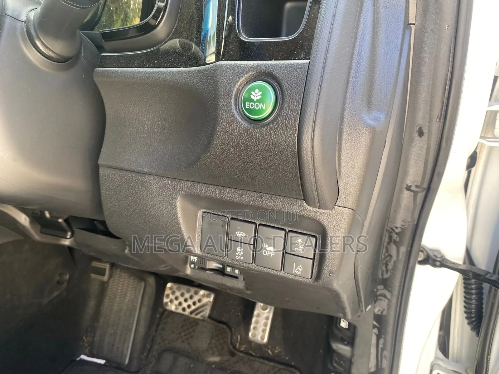 Honda Fit Shuttle 2018 White