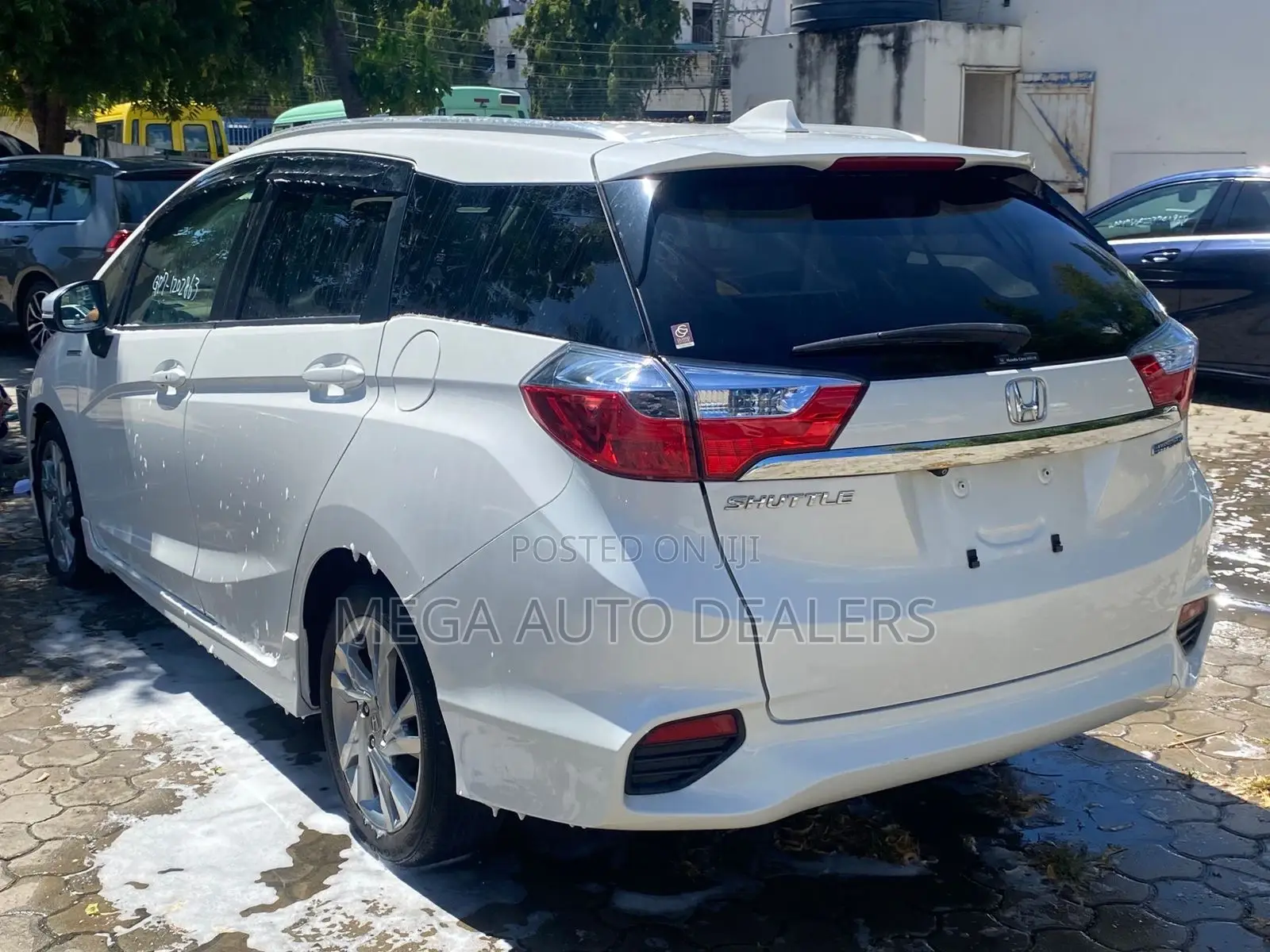 Honda Fit Shuttle 2018 White