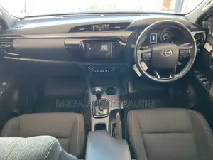 Toyota Hilux 2018 Black