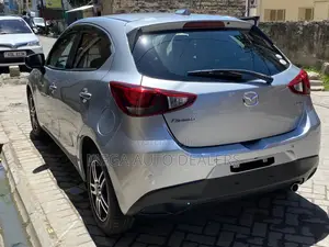 Mazda Demio 2018 Silver