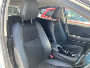 Honda Vezel 2018 White