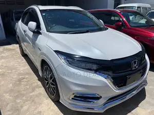 Honda Vezel 2018 White