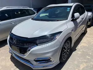 Honda Vezel 2018 White