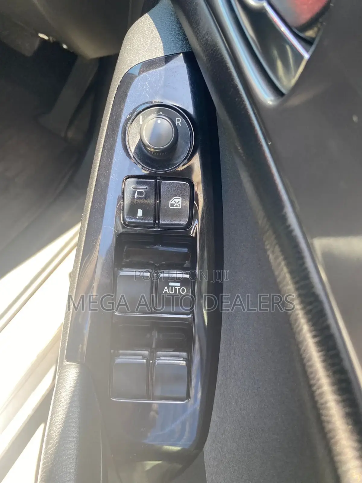 Mazda Axela 2018 Brown
