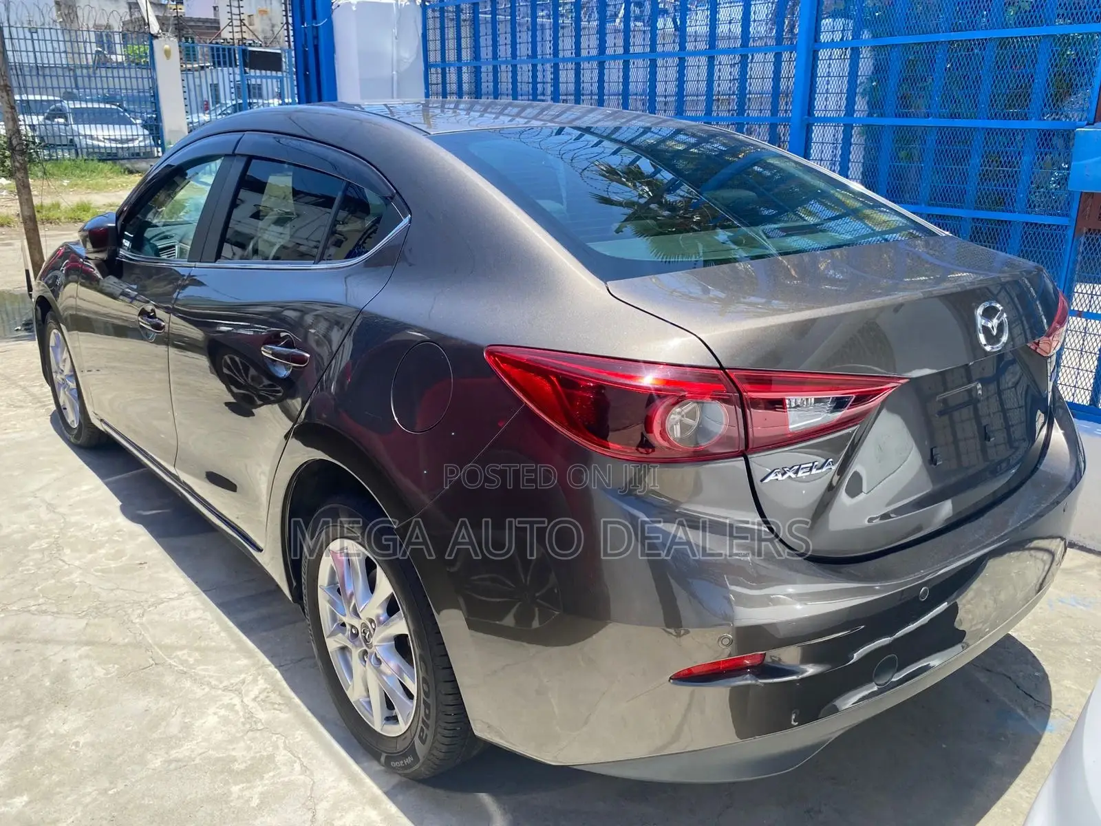 Mazda Axela 2018 Brown