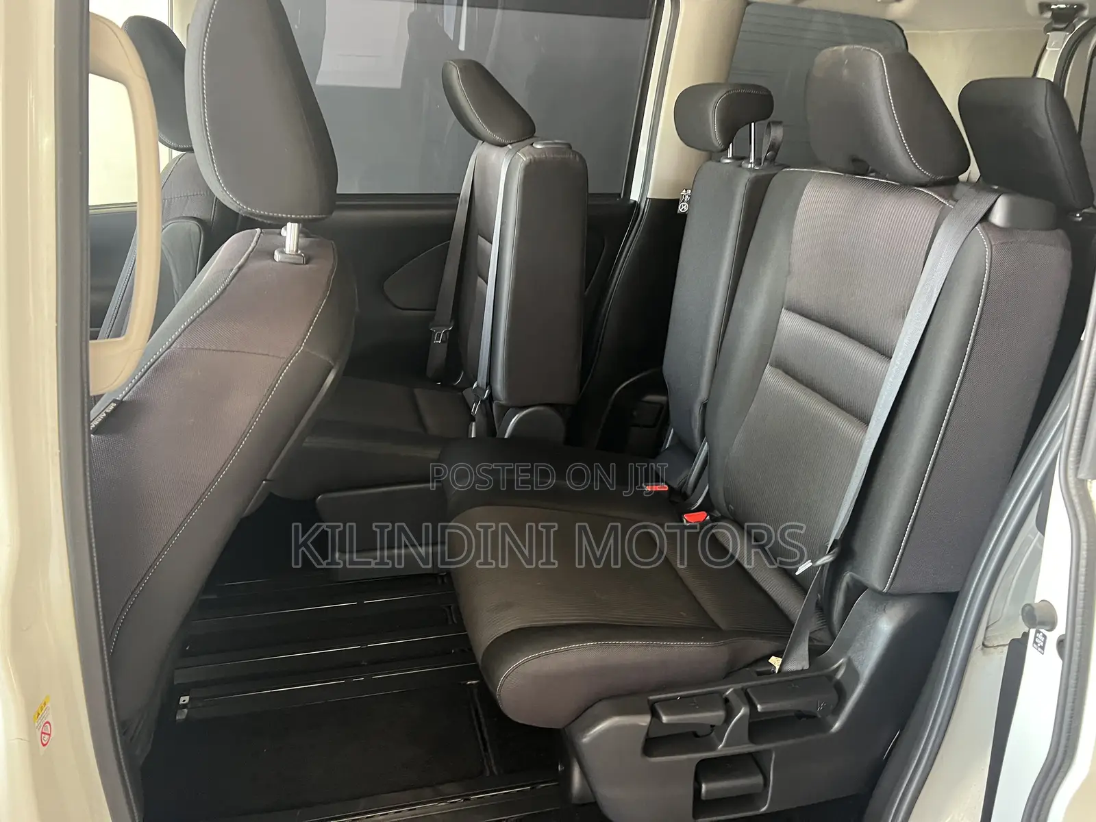Nissan Serena 2018 White